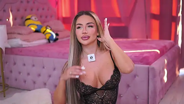 Snapshot of AshleySinn chatting on 10/20/25, 02:28 AshleySinn online show from 10/20/25, 02:28