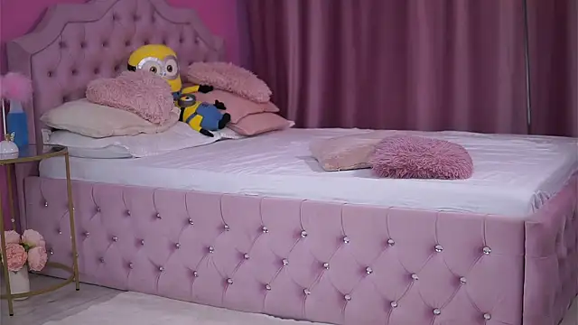 Snapshot of AshleySinn chatting on 10/12/25, 03:46 AshleySinn online show from 10/12/25, 03:46