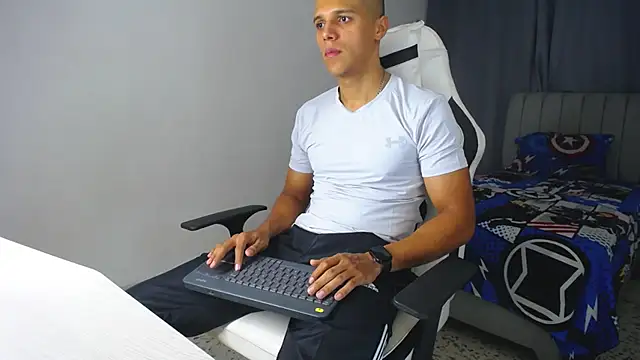 DavidAngell7 online show from 02/20/25, 04:07