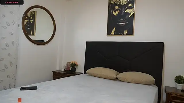 adellle online show from 04/23/26, 09:49