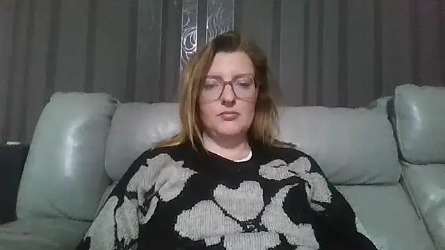 LiquidLeonie online show from 05/09/26, 03:21