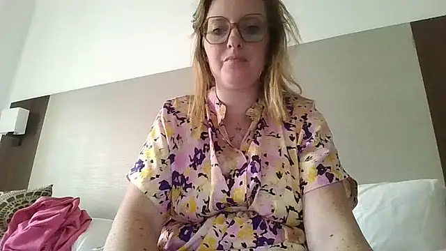 LiquidLeonie online show from 04/08/26, 03:24