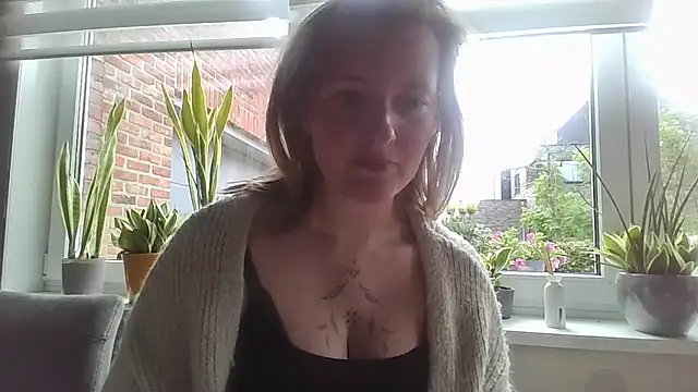 LiquidLeonie online show from 05/20/26, 07:49
