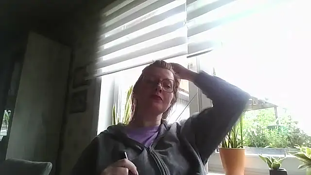 LiquidLeonie online show from 05/08/26, 05:33