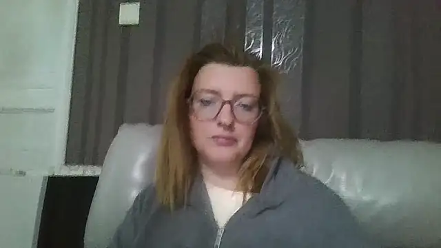 LiquidLeonie online show from 05/19/26, 02:18