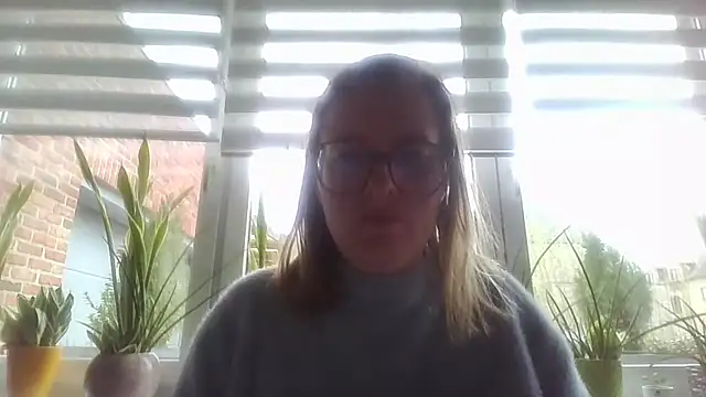 LiquidLeonie online show from 03/27/26, 03:24