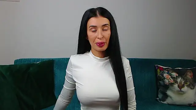 Snapshot of SaraDaisy chatting on 10/04/25, 05:25 SaraDaisy online show from 10/04/25, 05:25