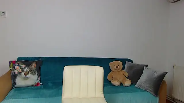 Snapshot of SaraDaisy chatting on 01/22/25, 09:10 SaraDaisy online show from 01/22/25, 09:10