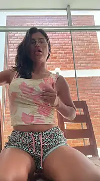 Snapshot of sexi_noemi chatting on 03/21/25, 05:56 sexi noemi online show from 03/21/25, 05:56