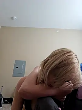 AmethystFoxx online show from 03/27/26, 05:14