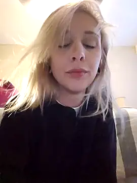 AmethystFoxx online show from 12/03/25, 09:58