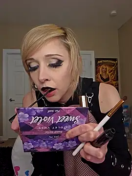 AmethystFoxx online show from 04/18/26, 07:40