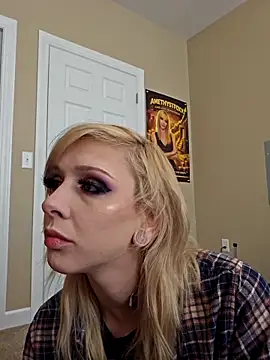 AmethystFoxx online show from 03/18/26, 05:25