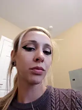 AmethystFoxx online show from 10/21/25, 09:03