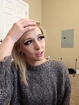 AmethystFoxx online show from 02/10/26, 09:58