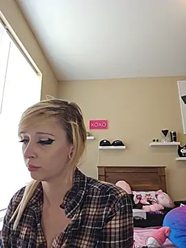AmethystFoxx online show from 06/20/26, 05:40