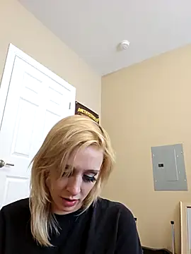 AmethystFoxx online show from 03/30/26, 05:36