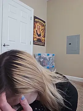 AmethystFoxx online show from 05/22/26, 07:01