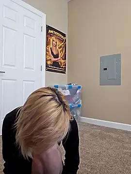 AmethystFoxx online show from 04/03/26, 06:36