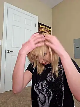 AmethystFoxx online show from 04/10/26, 05:31