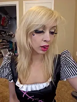 AmethystFoxx online show from 10/27/25, 09:38