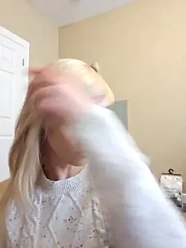 AmethystFoxx online show from 10/29/25, 07:35