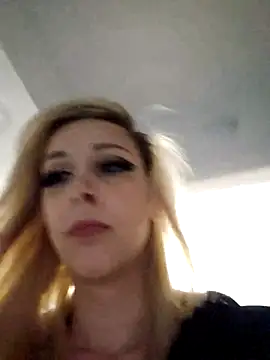 AmethystFoxx online show from 02/04/26, 09:43