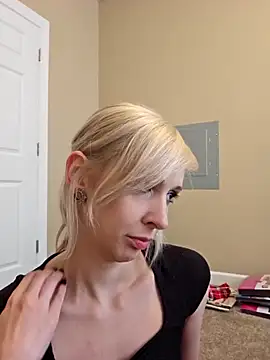 AmethystFoxx online show from 09/13/25, 06:52