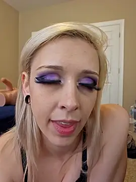 AmethystFoxx online show from 09/27/25, 07:31