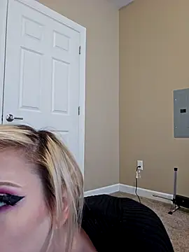 AmethystFoxx online show from 02/13/26, 08:53