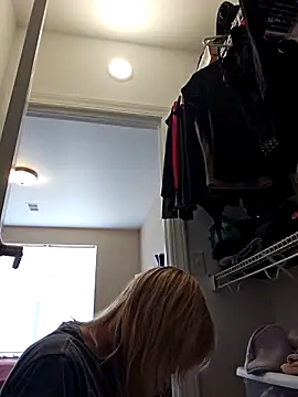 AmethystFoxx online show from 04/06/26, 05:25