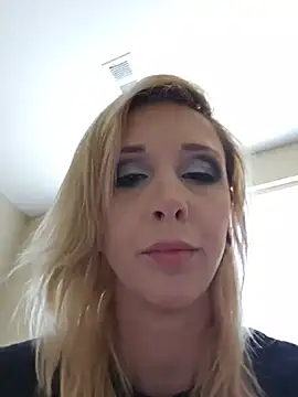 AmethystFoxx online show from 05/15/26, 05:11