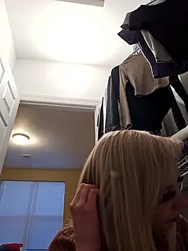 AmethystFoxx online show from 01/05/26, 10:24