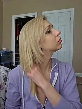 AmethystFoxx online show from 02/12/26, 08:30