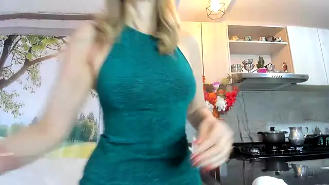 Snapshot of ashleymilf_1 chatting on 04/26/26, 02:58 ashleymilf 1 online show from 04/26/26, 02:58