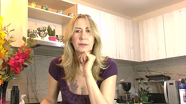 Snapshot of ashleymilf_1 chatting on 05/27/26, 04:03 ashleymilf 1 online show from 05/27/26, 04:03