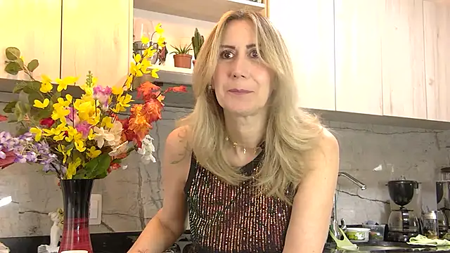 Snapshot of ashleymilf_1 chatting on 06/03/26, 06:01 ashleymilf 1 online show from 06/03/26, 06:01