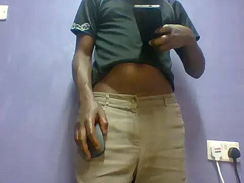 Snapshot of Africanmandk chatting on 10/17/25, 11:34 Africanmandk online show from 10/17/25, 11:34