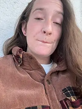 Mini And The Bear online show from 04/09/26, 04:35