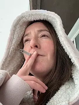 Mini And The Bear online show from 02/19/26, 07:44