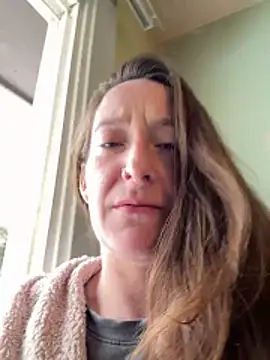 Mini And The Bear online show from 03/06/26, 04:57