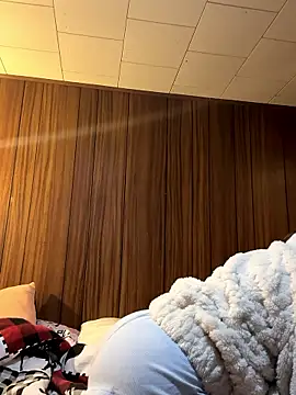 Mini And The Bear online show from 01/13/26, 09:41