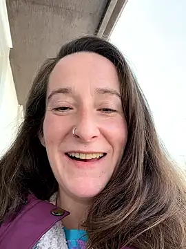 Mini And The Bear online show from 02/14/26, 04:29