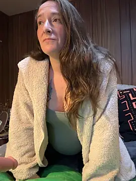 Mini And The Bear online show from 02/07/26, 07:55