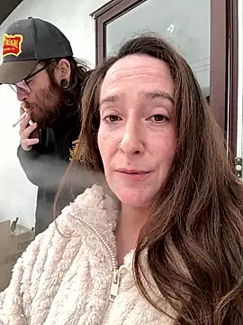 Mini And The Bear online show from 02/15/26, 09:58