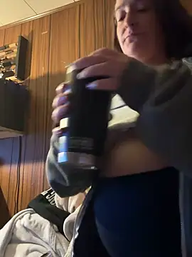 Mini And The Bear online show from 02/25/26, 12:00