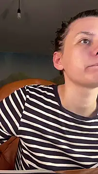 Snapshot of NinaVI chatting on 12/29/24, 05:54 NinaVI online show from 12/29/24, 05:54