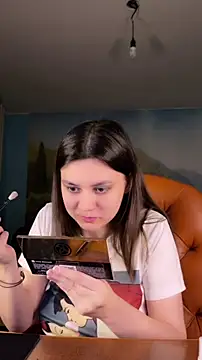 Snapshot of NinaVI chatting on 12/15/24, 06:48 NinaVI online show from 12/15/24, 06:48