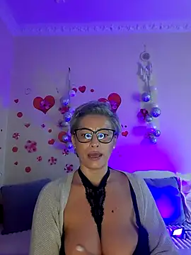 BellaBellaHot online show from 10/26/25, 11:21