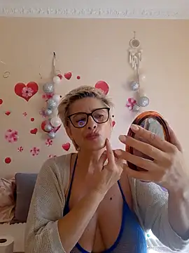 BellaBellaHot online show from 10/21/25, 09:09